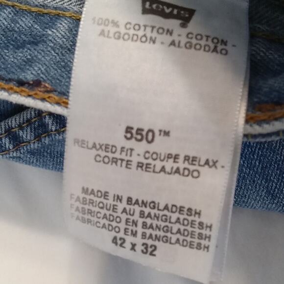 Levi 550 men's size 42X32 relaxed fit denim jeans. Athleisure - Picture 8 of 10